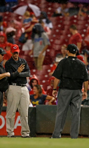 Finnegan takes no-hitter into 7th, Reds beat Dodgers 11-1